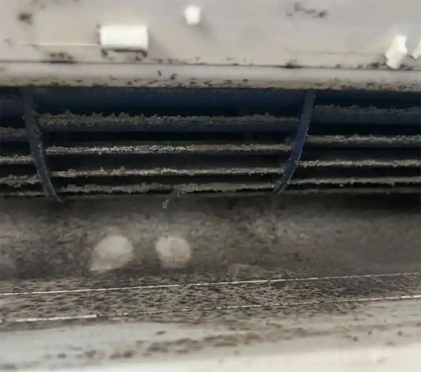 同安空调吹的风有股烧焦味是怎么回事